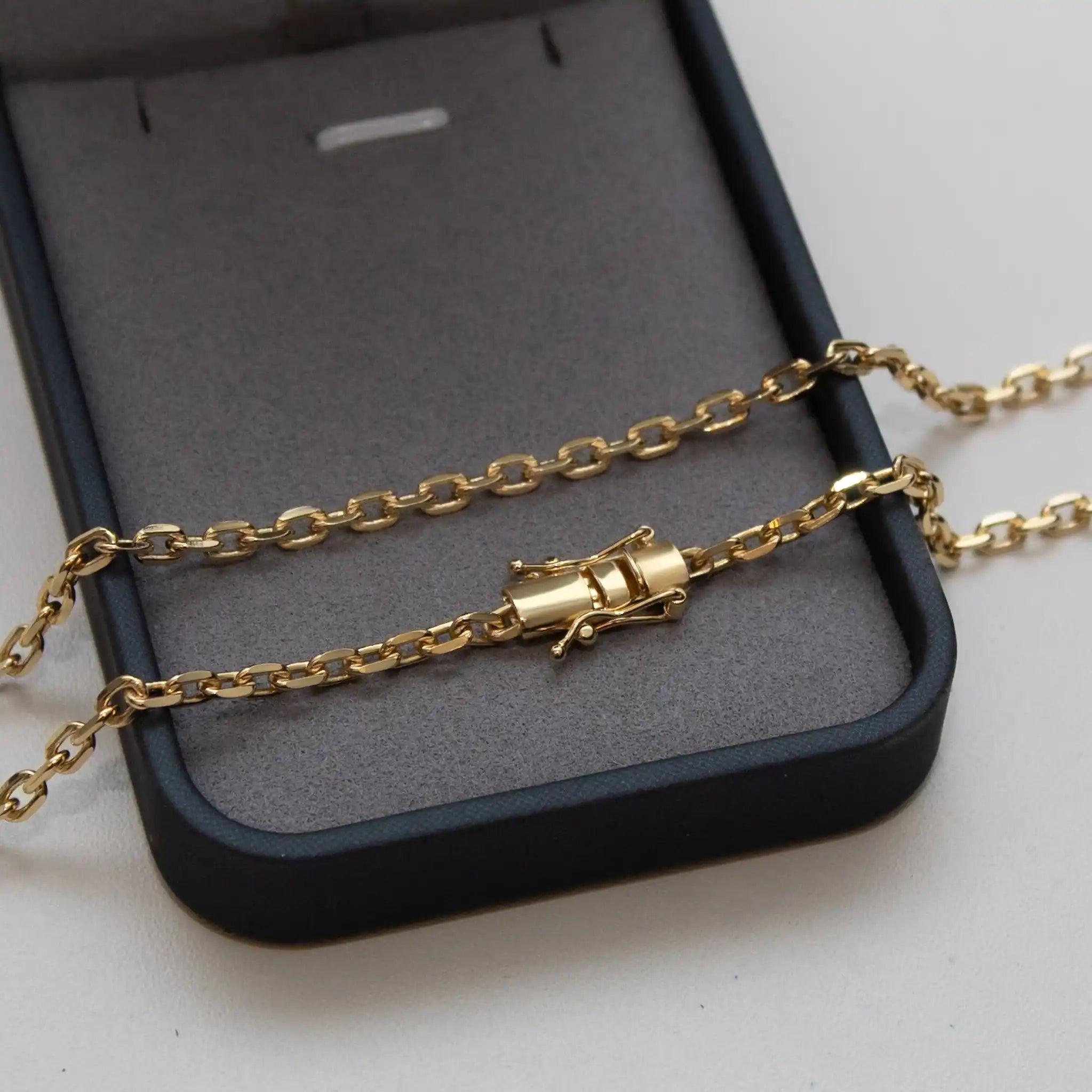 Corrente Cartier Cadeado 4mm Banhado a Ouro 24k