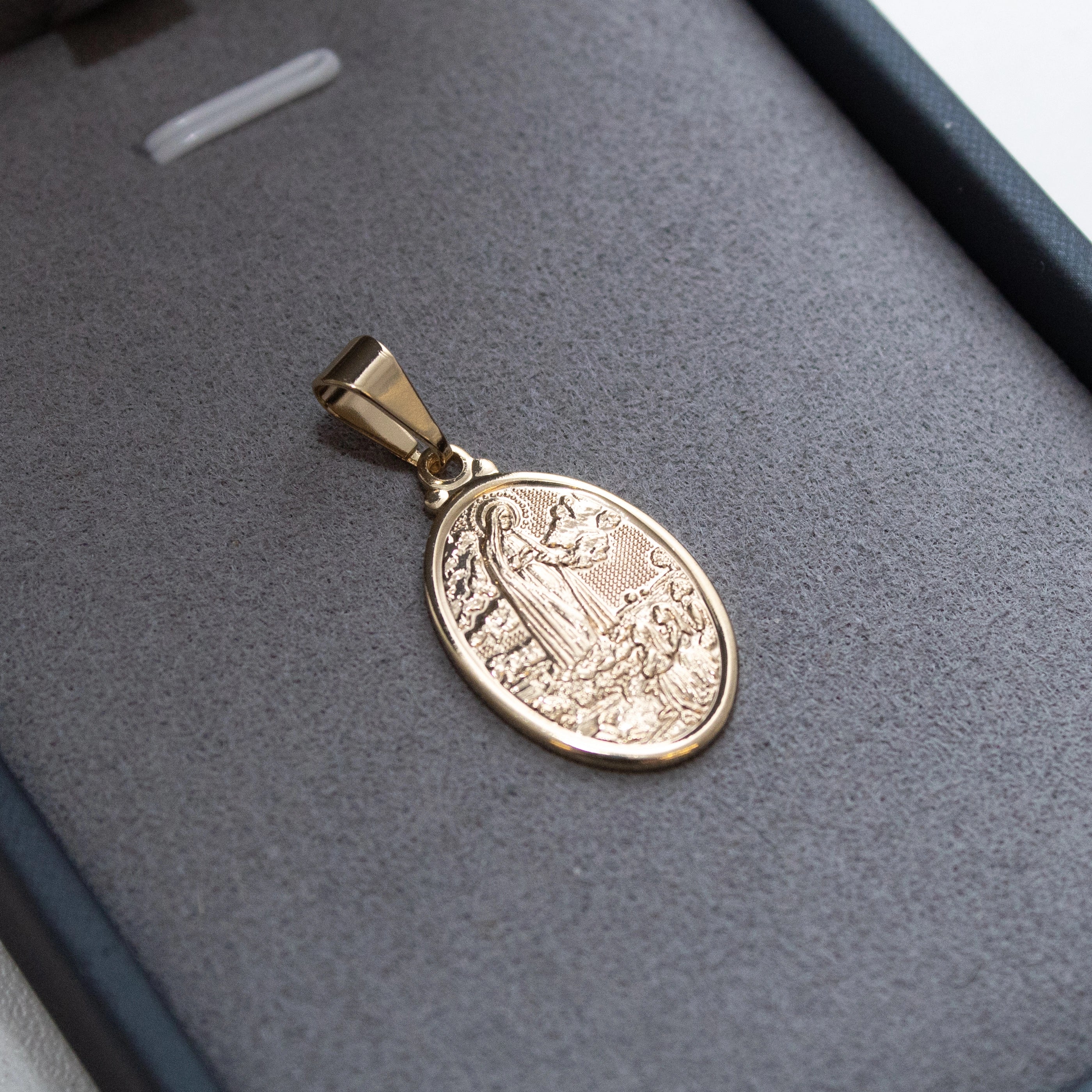 Pingente Nossa Senhora de Fátima Banhado a Ouro 24k