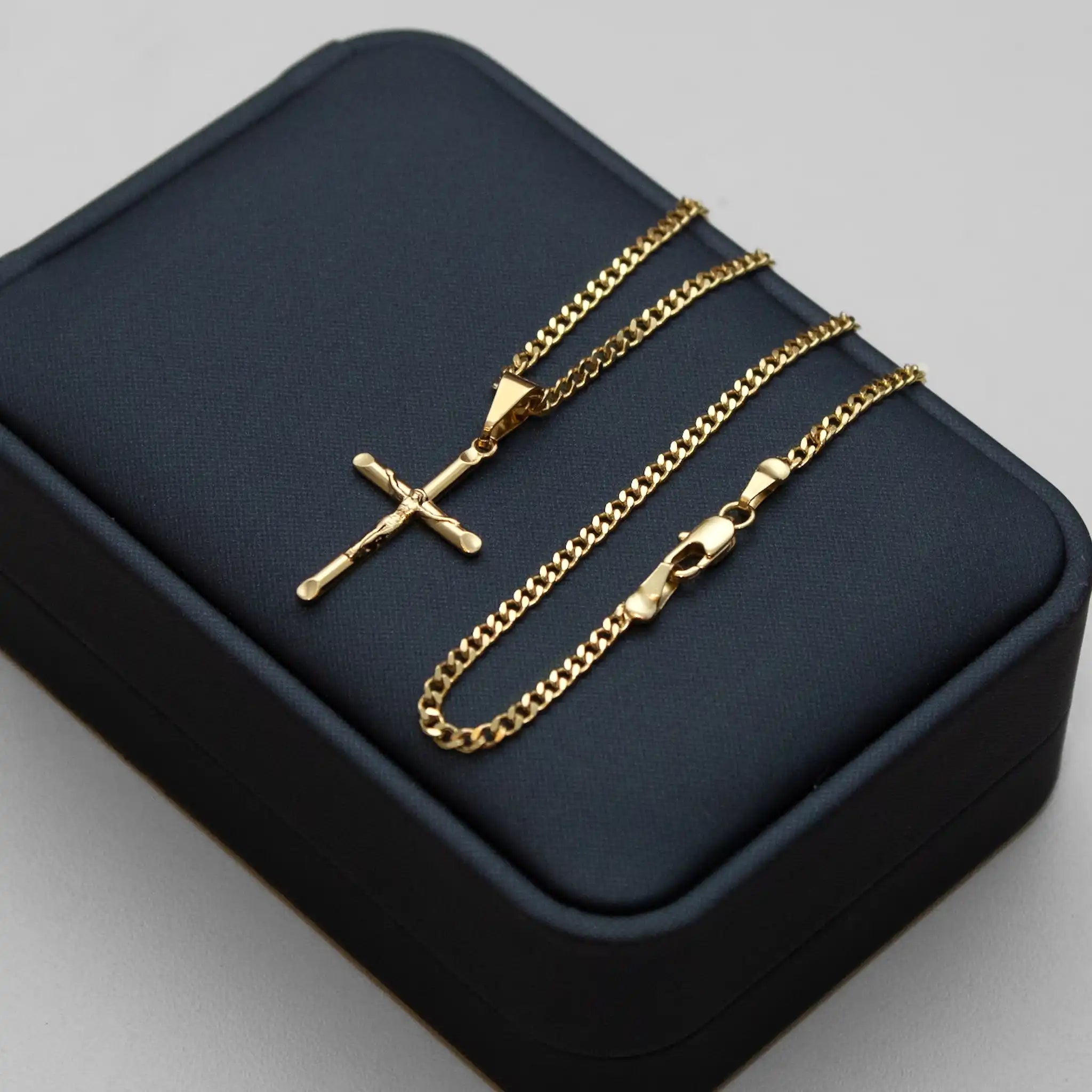Pingente Cruz com Jesus Cristo Banhado a Ouro 24k
