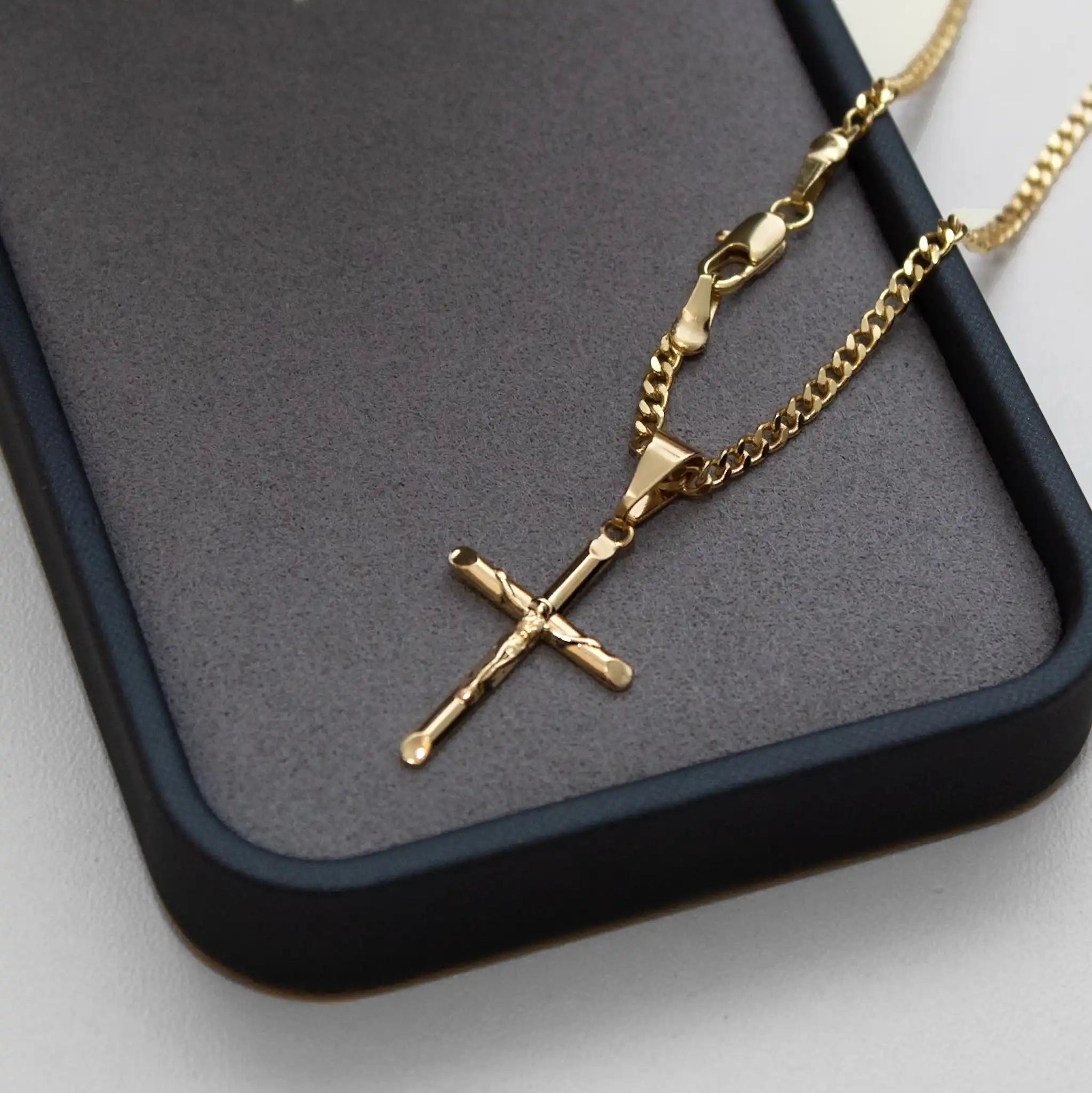 Pingente Cruz com Jesus Cristo Banhado a Ouro 24k