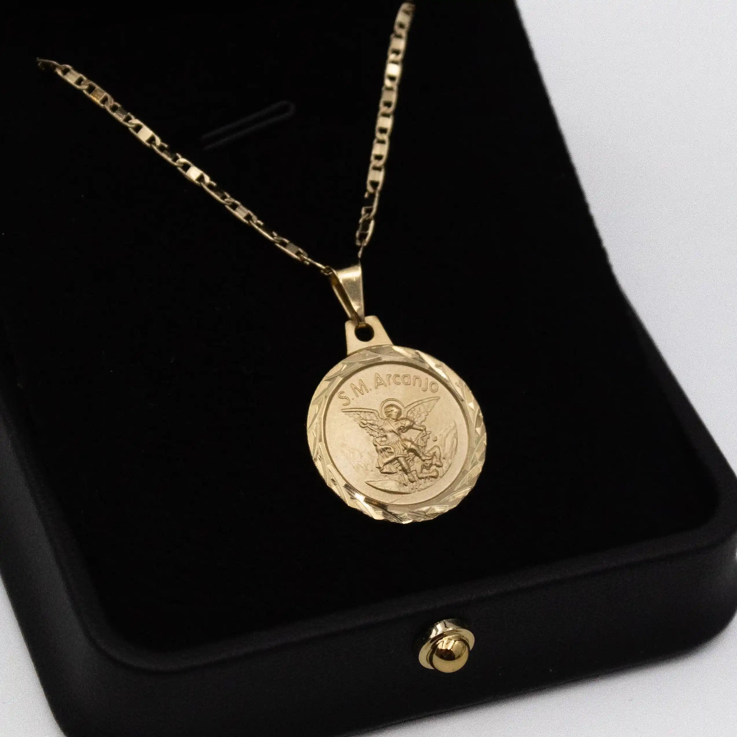 Pingente São Miguel Arcanjo 18mm Banhado a Ouro 24k