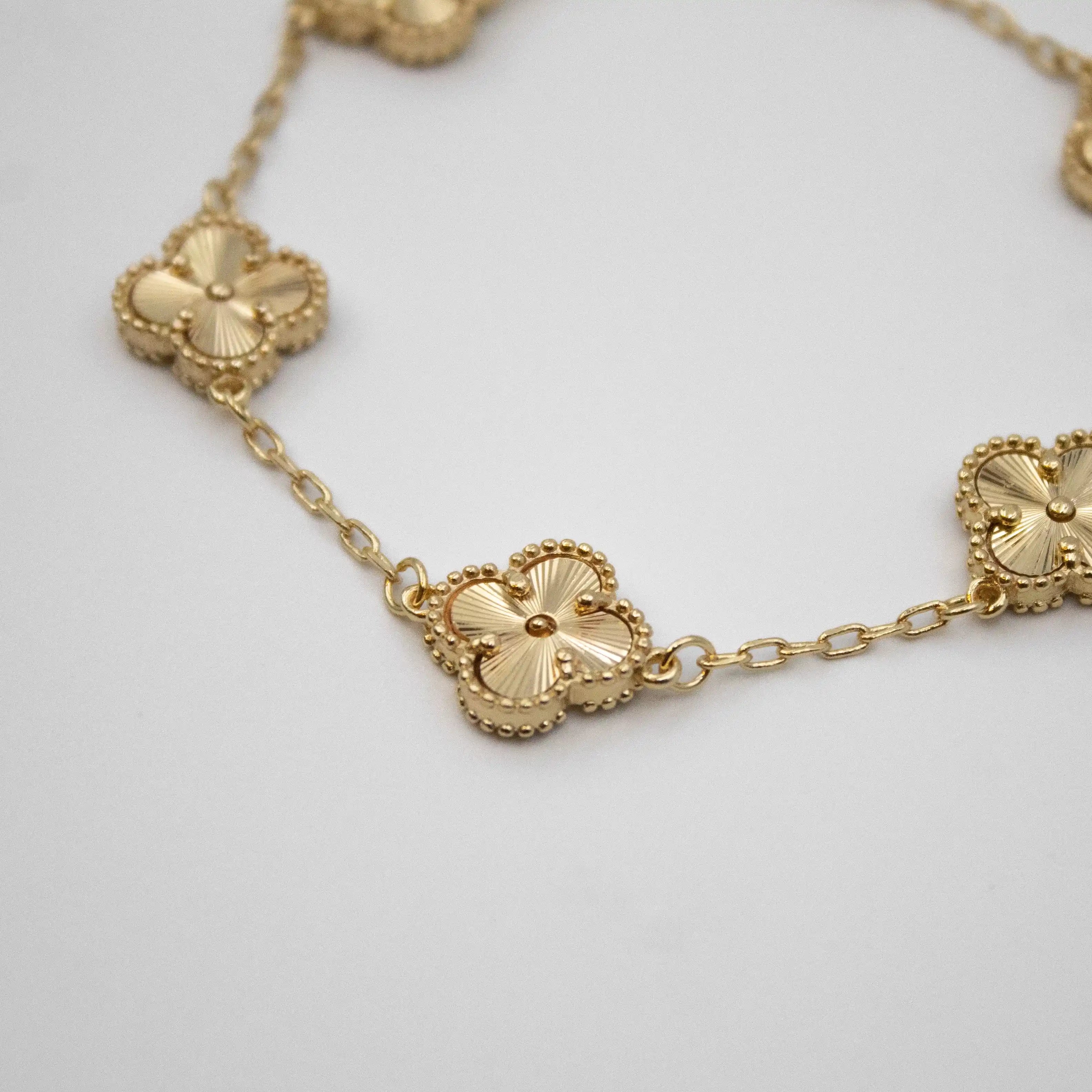 Pulseira Trevo 5 Folhas Vintage Bright Banhado a Ouro 24k